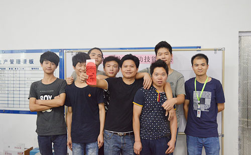 擰螺絲比賽 擰螺絲比賽