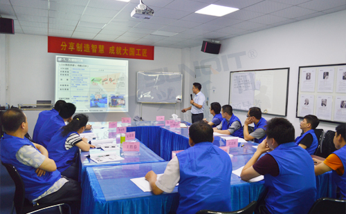 低成本智能自?xún)P化技能實(shí)操班 低成本智能自?xún)P化技能實(shí)操班