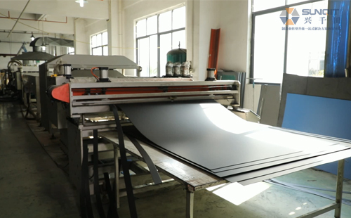 中空板.jpg 中空板.jpg