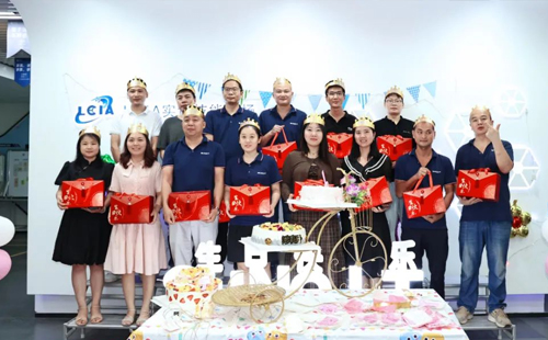 興千田祝大家中秋快樂(lè)！