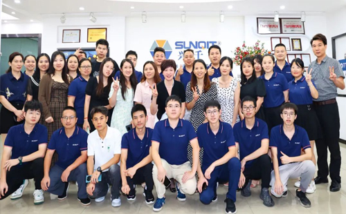 興千田祝大家中秋快樂(lè)！