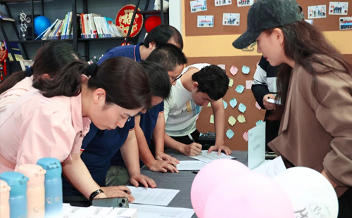 2024 年興富社區(qū)"環(huán)保先鋒 低碳社區(qū)"垃圾分類宣傳活動(dòng) 2024 年興富社區(qū)"環(huán)保先鋒 低碳社區(qū)"垃圾分類宣傳活動(dòng)