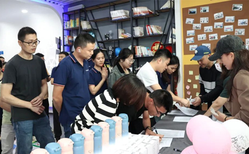 2024 年興富社區(qū)"環(huán)保先鋒 低碳社區(qū)"垃圾分類宣傳活動(dòng) 2024 年興富社區(qū)"環(huán)保先鋒 低碳社區(qū)"垃圾分類宣傳活動(dòng)