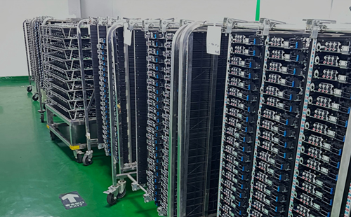 防靜電<a href='/gongzuotai.htm' class='keys' title='點(diǎn)擊查看關(guān)于精益管工作臺(tái)的相關(guān)信息' target='_blank'>精益管工作臺(tái)</a>如何接地？