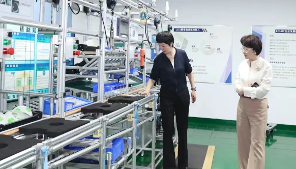 區(qū)工商聯(lián)率隊走訪興千田5 區(qū)工商聯(lián)率隊走訪興千田5